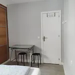 38 - Habitacion En Piso منزل للإقامة *